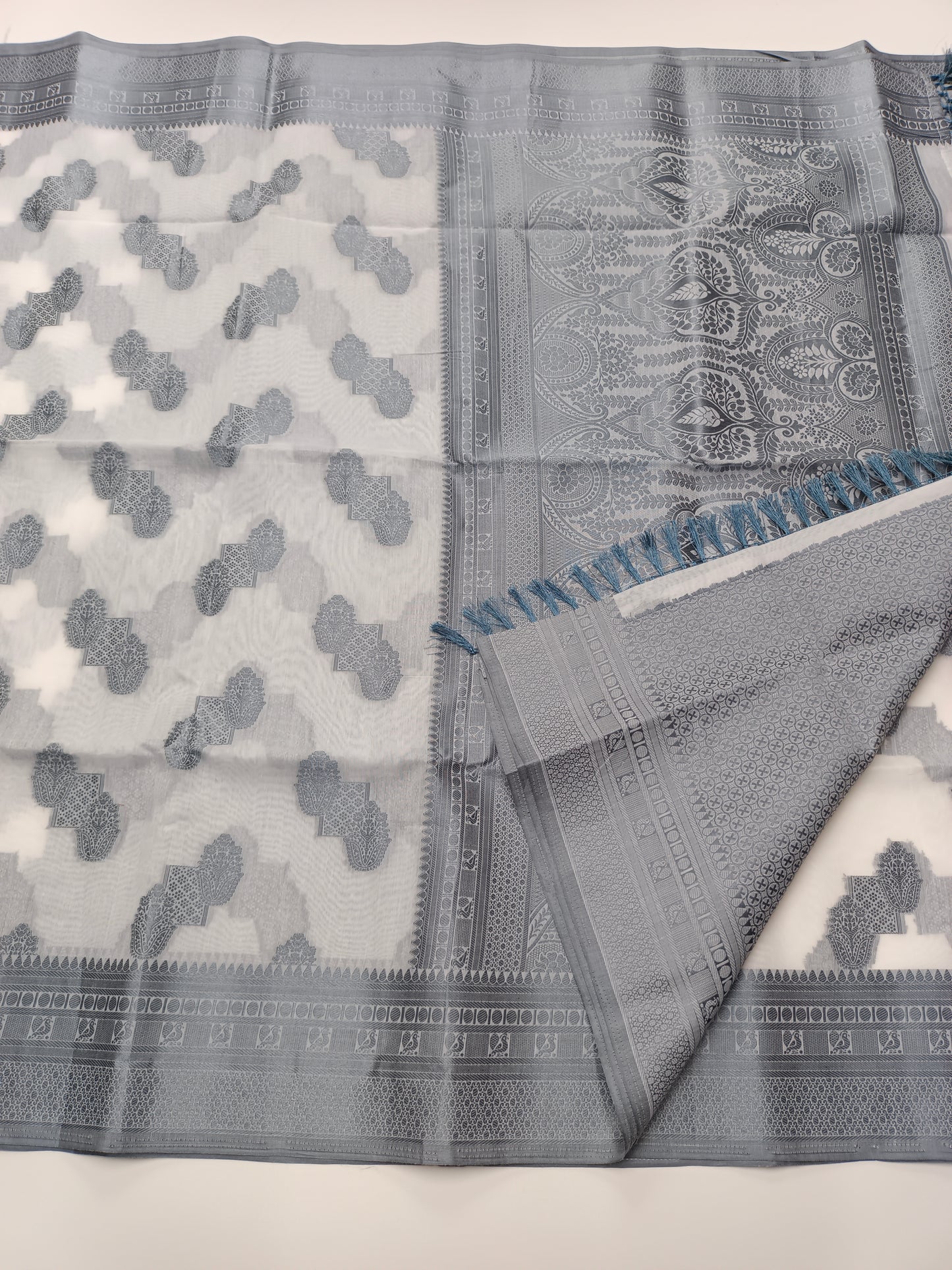 FANCY COTTON THREAD EMBROIDERY SAREE