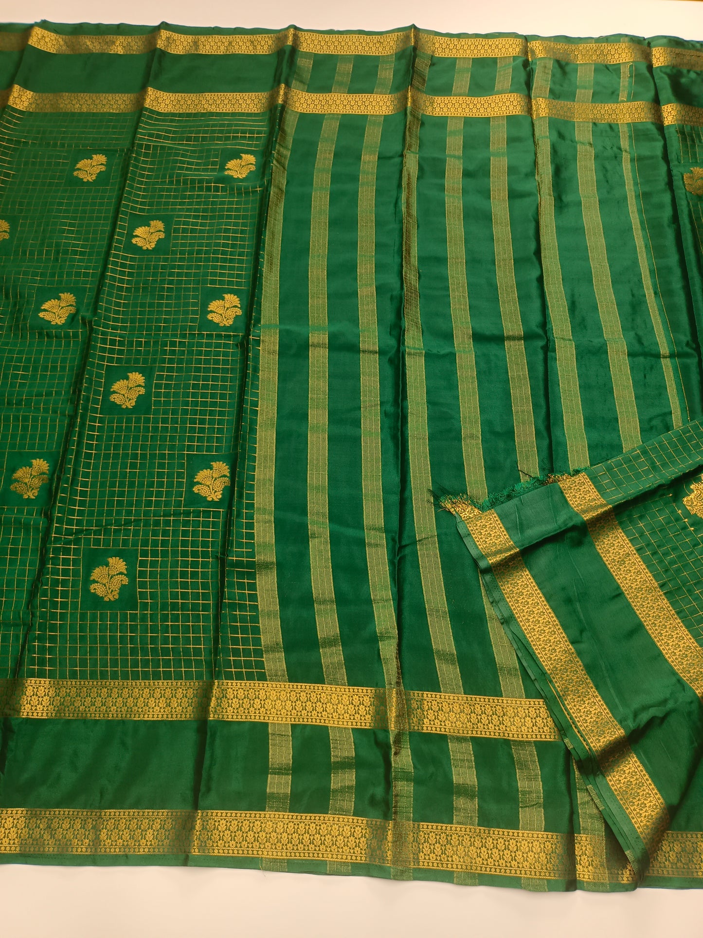 SEMI CRPE SILK SAREE