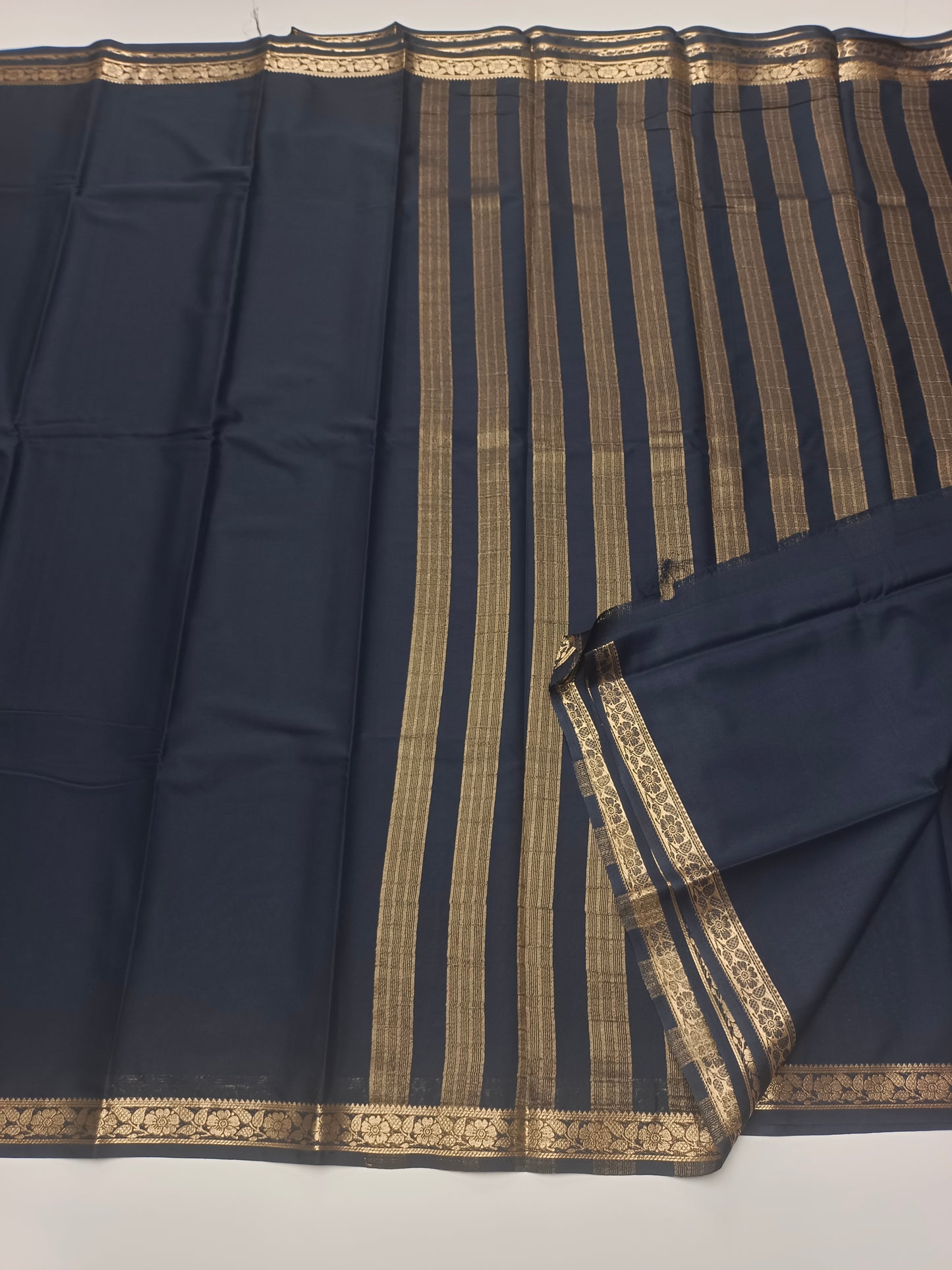 ART CREPE SAREE