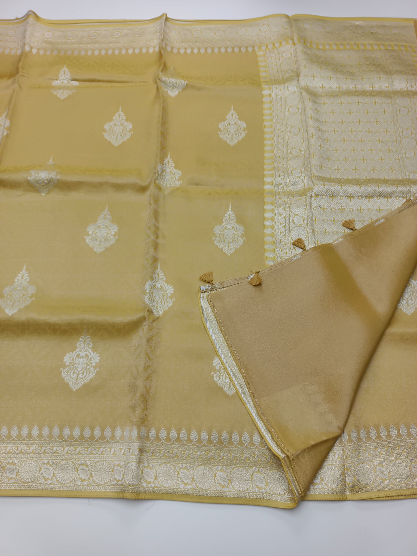 FANCY SEMI DOLA SILK SAREE (SPECIAL 30% DISCOUNT)