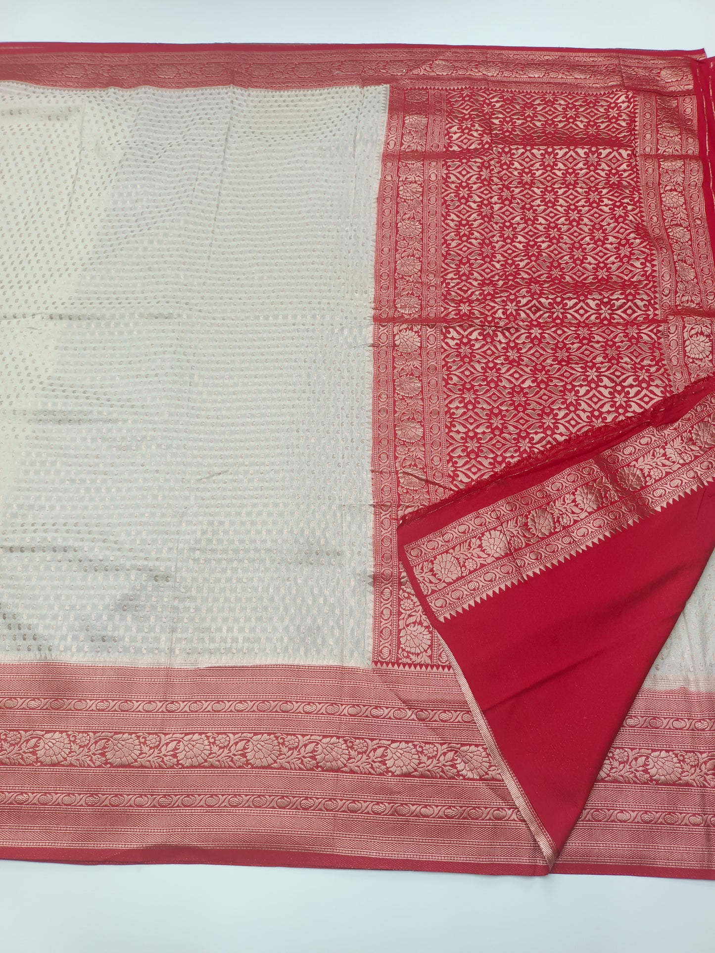 1000 BUTTA FANCY CREPE SAREE