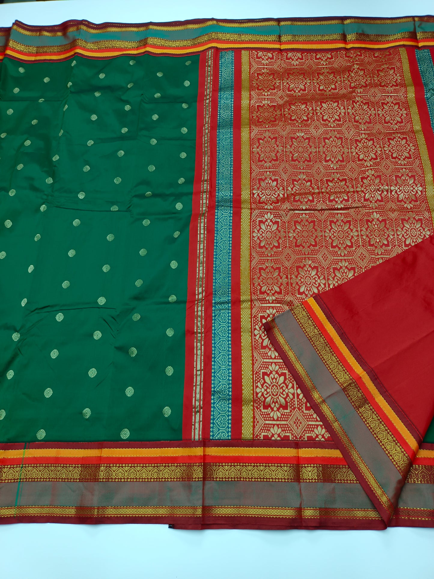 MINI MOLALKALMURU SILK SAREE