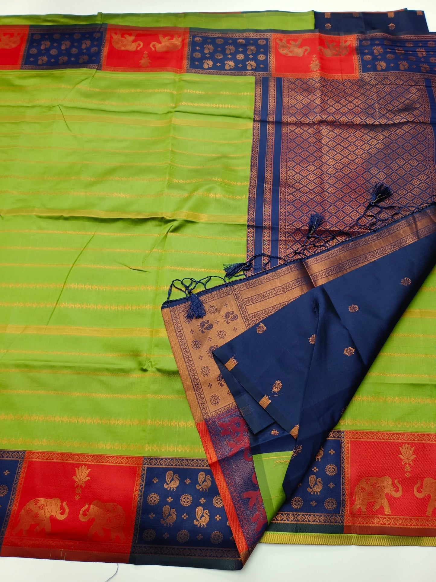 SOFT RAW SILK SAREE - B S CHANNABASAPPA & SONS