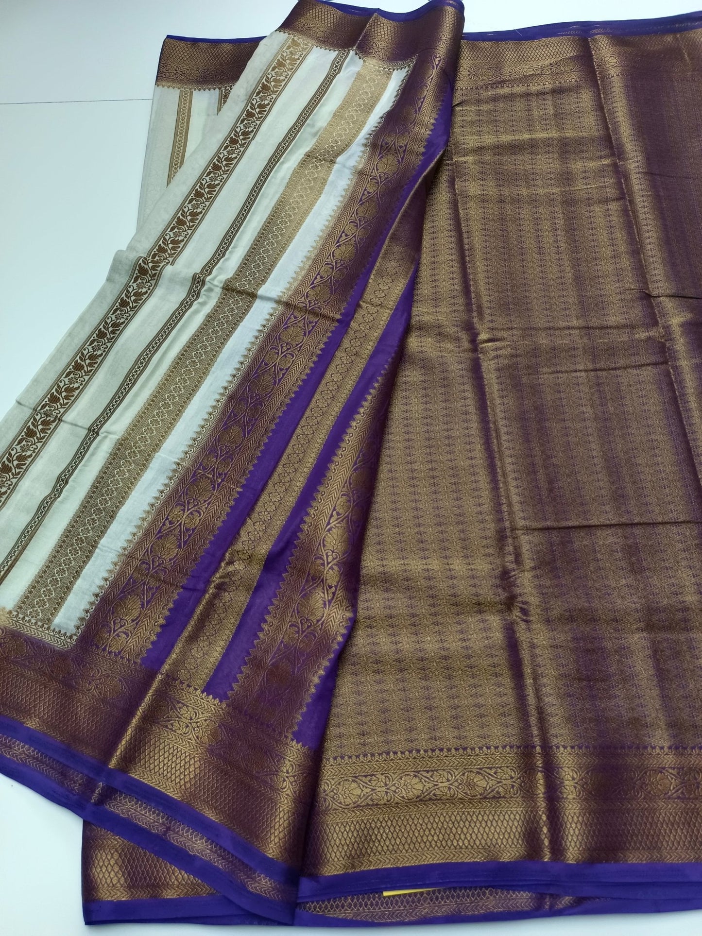 FANCY CHIFFON SAREE - B S CHANNABASAPPA & SONS