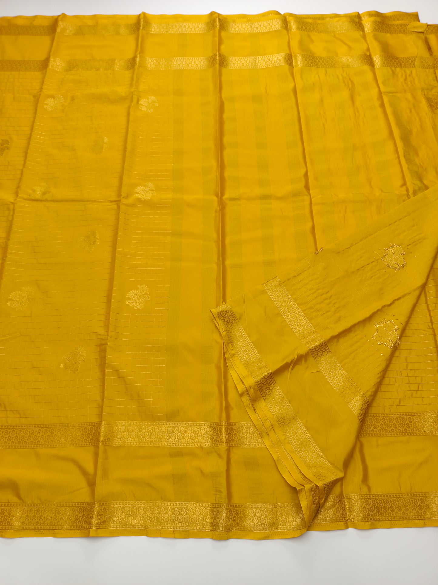 SEMI CRPE SILK SAREE