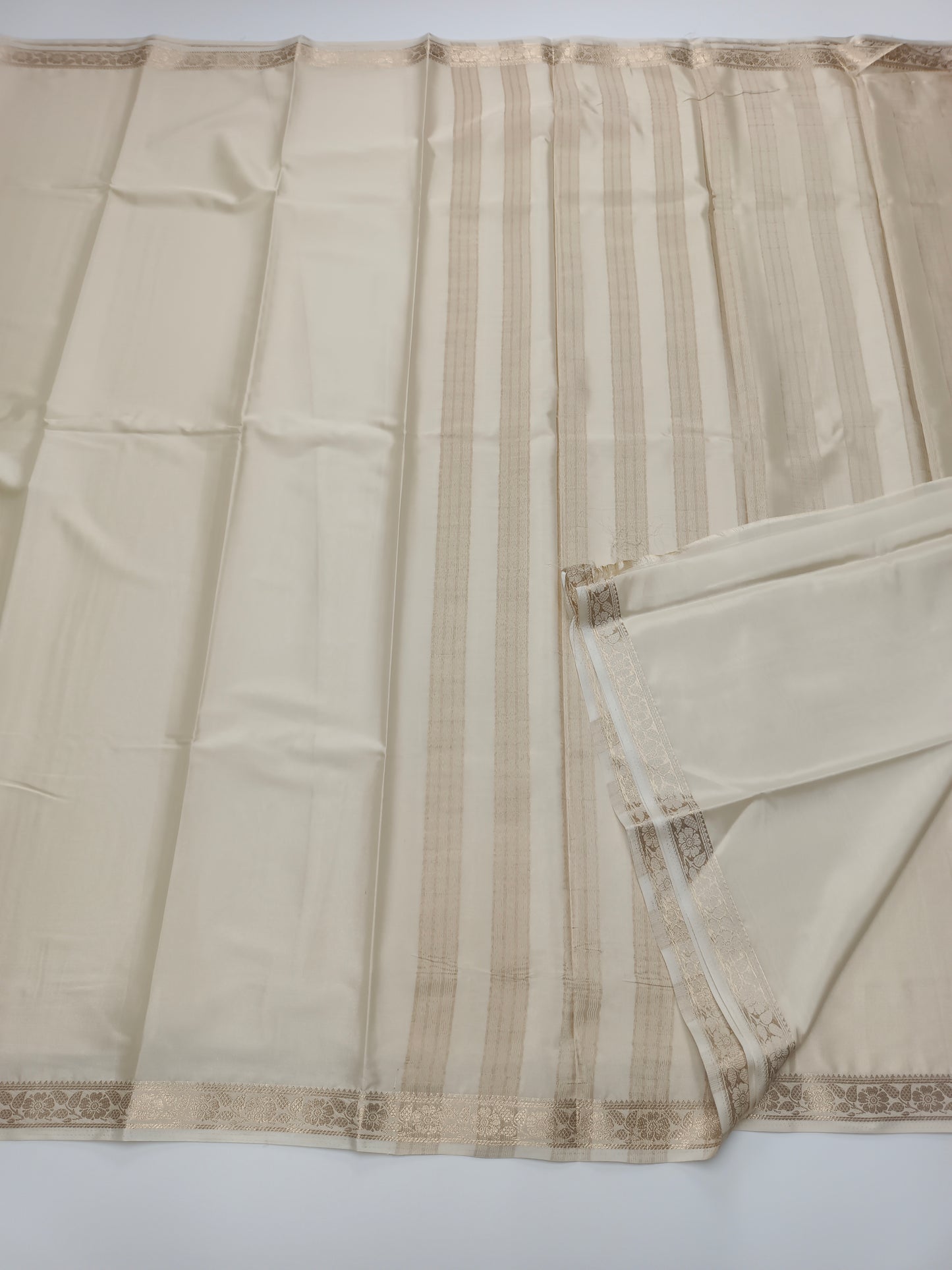 ART CREPE SAREE