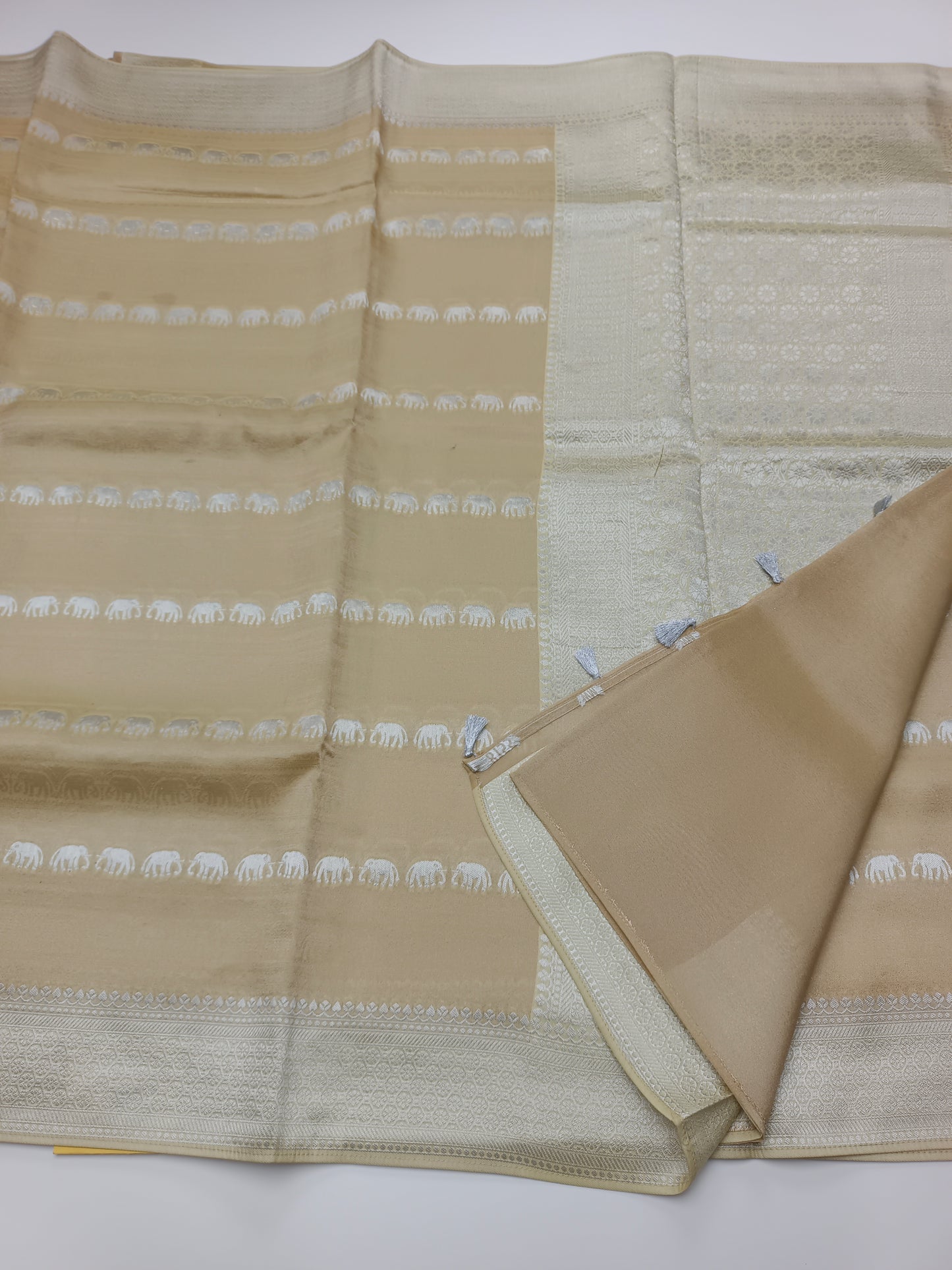 FANCY SEMI DOLA SILK SAREE (SPECIAL 30% DISCOUNT)