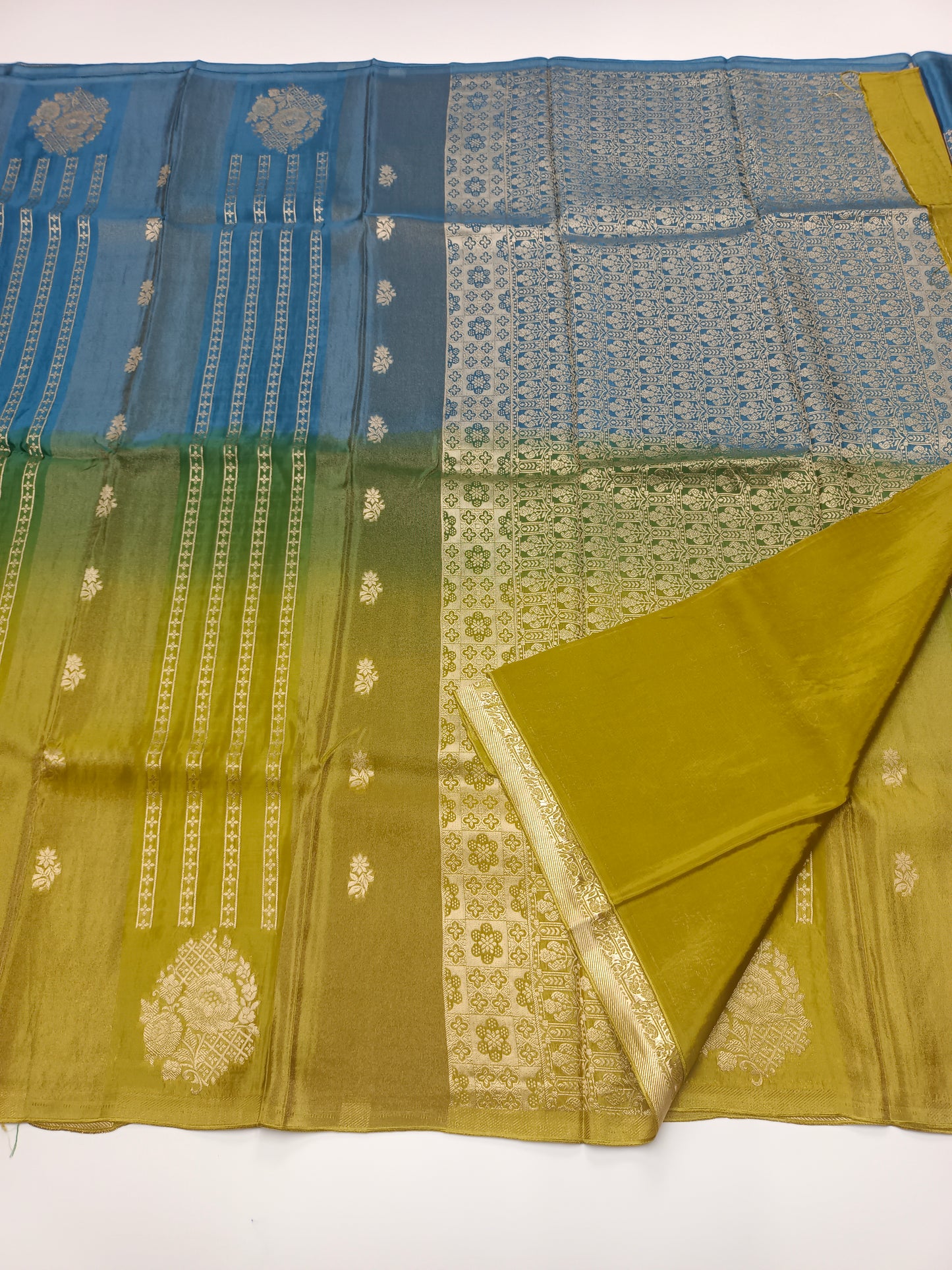 2D FANCY ORGANZA CREPE SILK SAREE