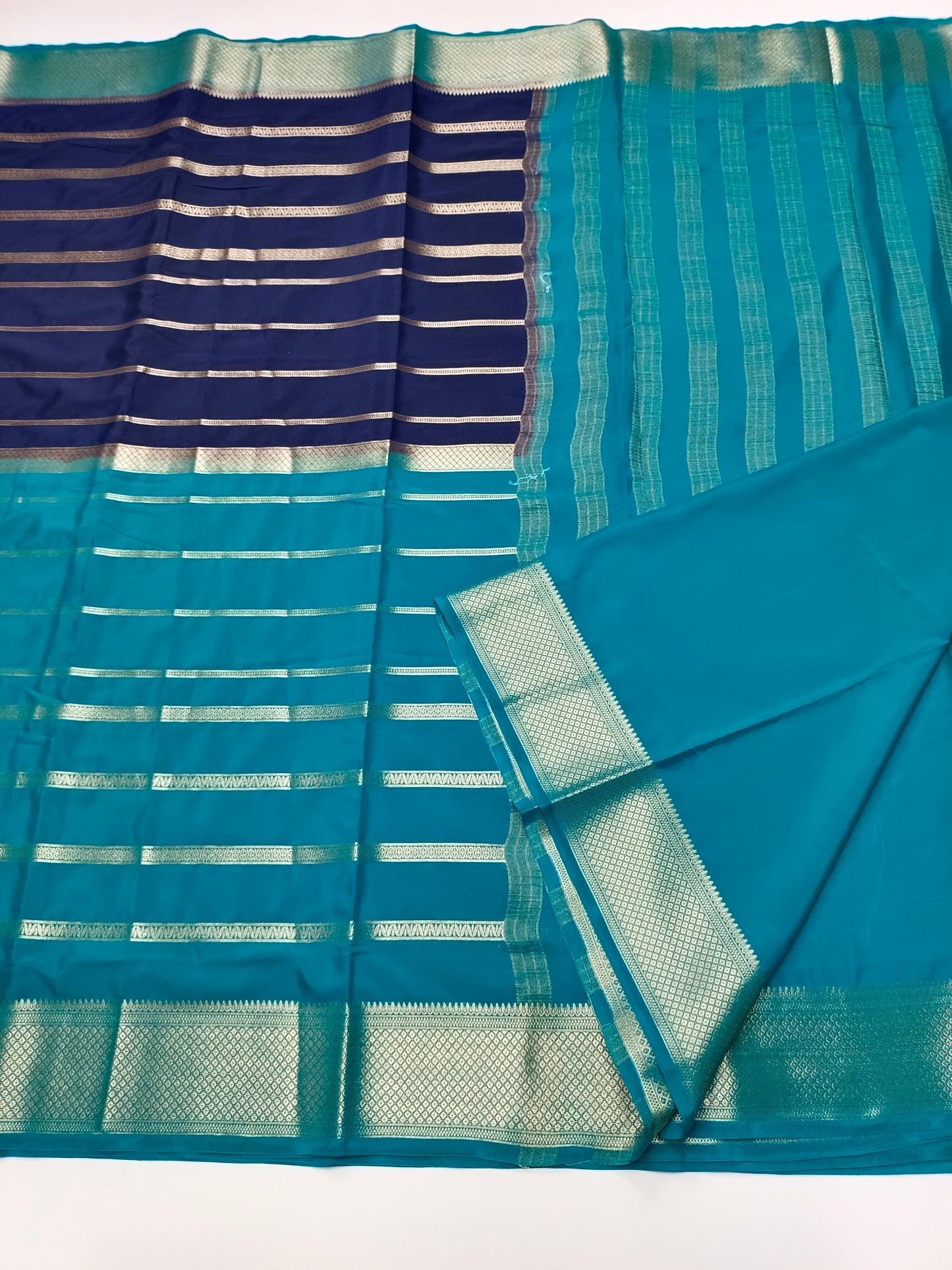 2D SEMI CREPE SILK SAREE