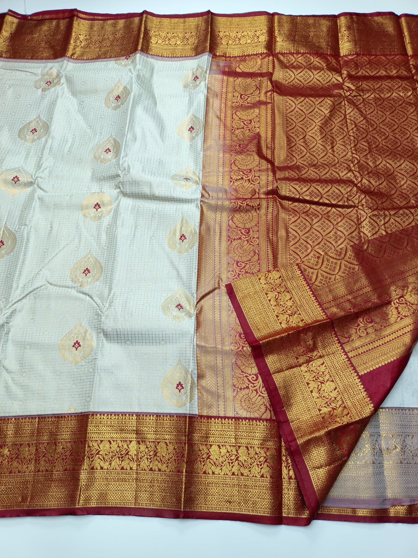 KANCHIPURAM SEMI SILK SAREE