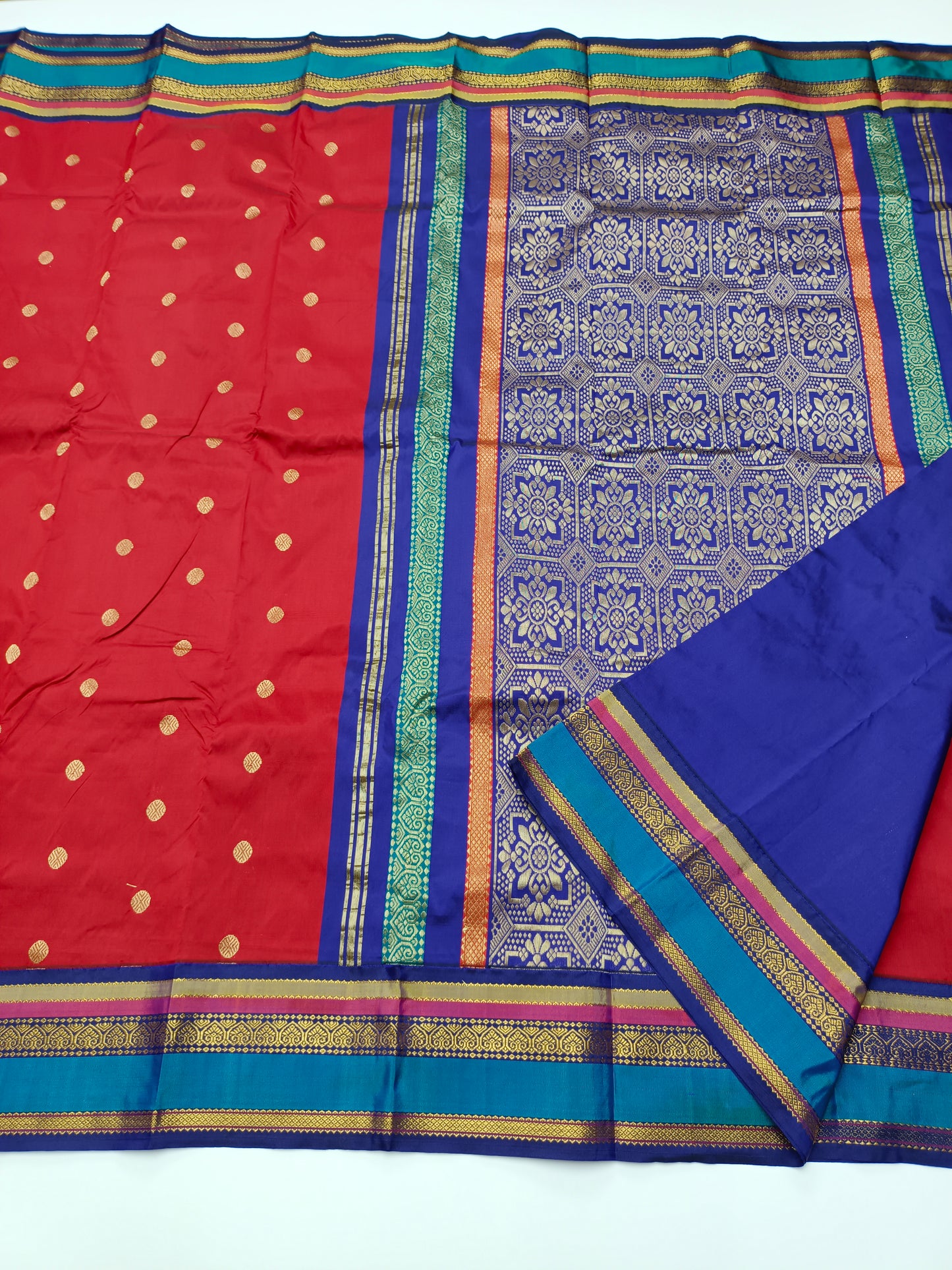 MINI MOLKALMURU SILK SAREE