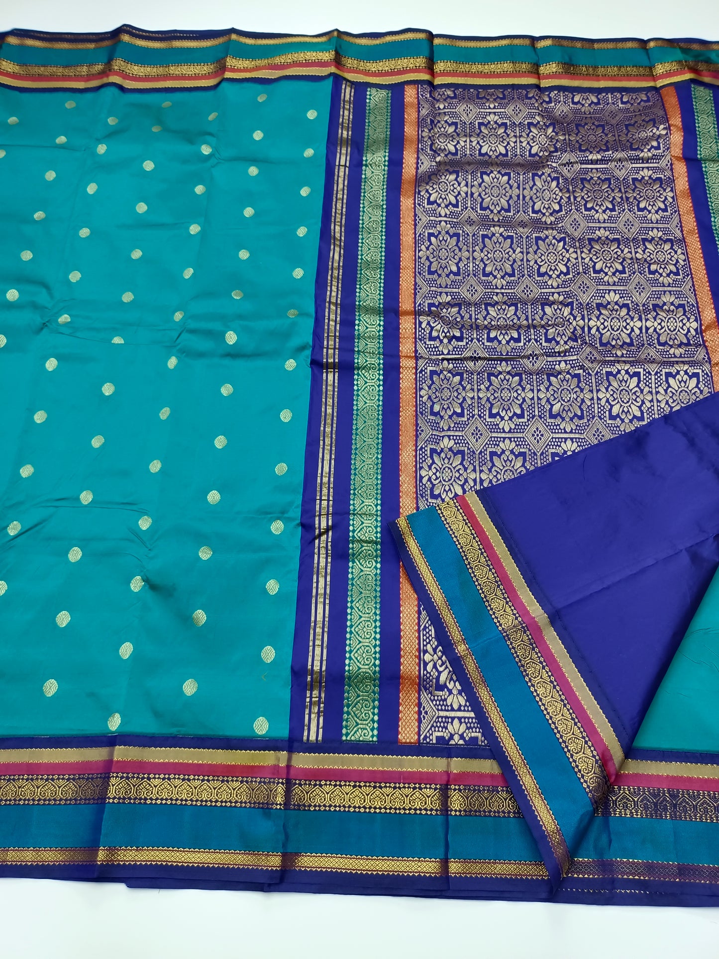 MINI MOLKALMURU SILK SAREE