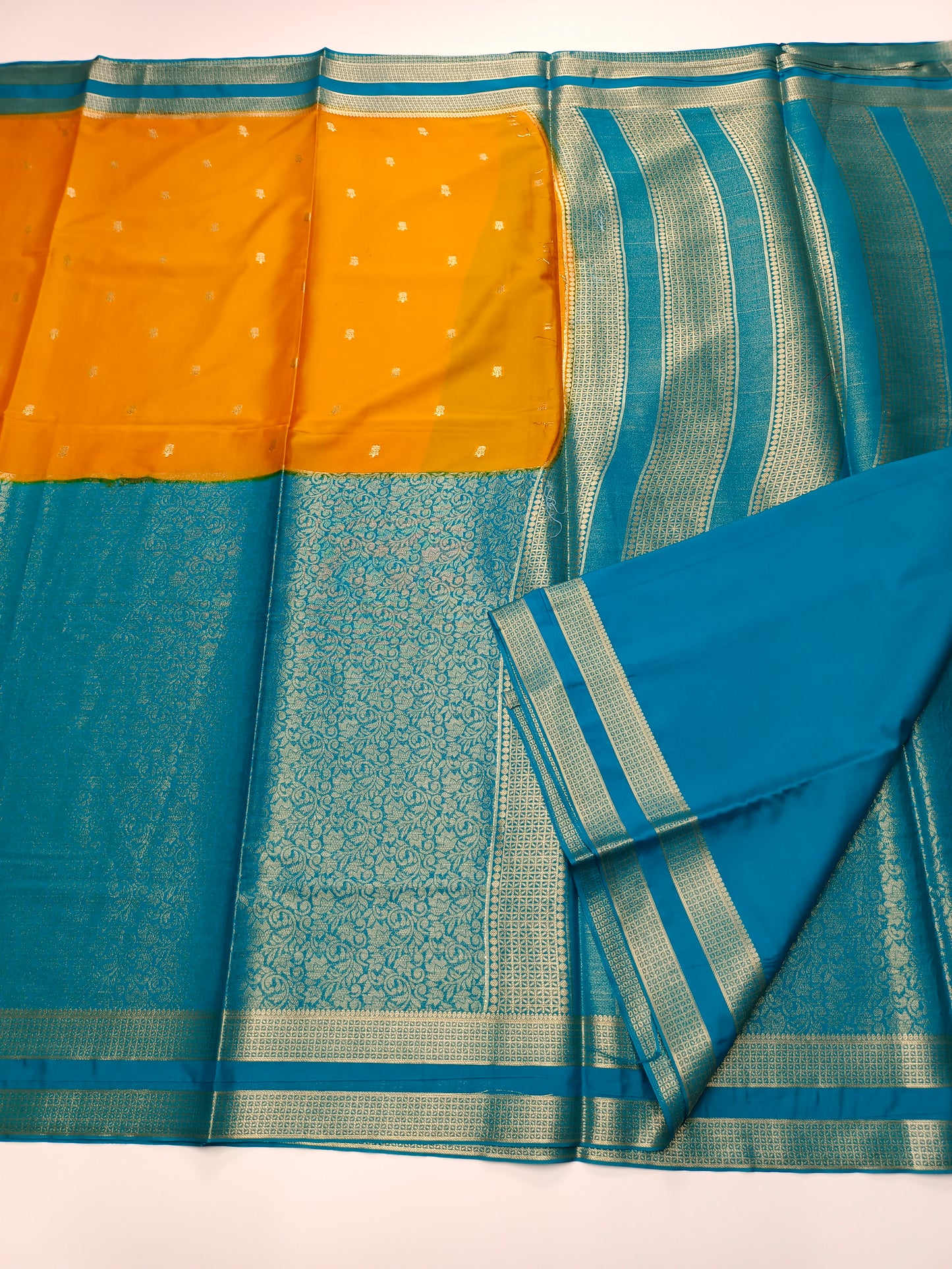 2D SEMI CREPE SILK SAREE