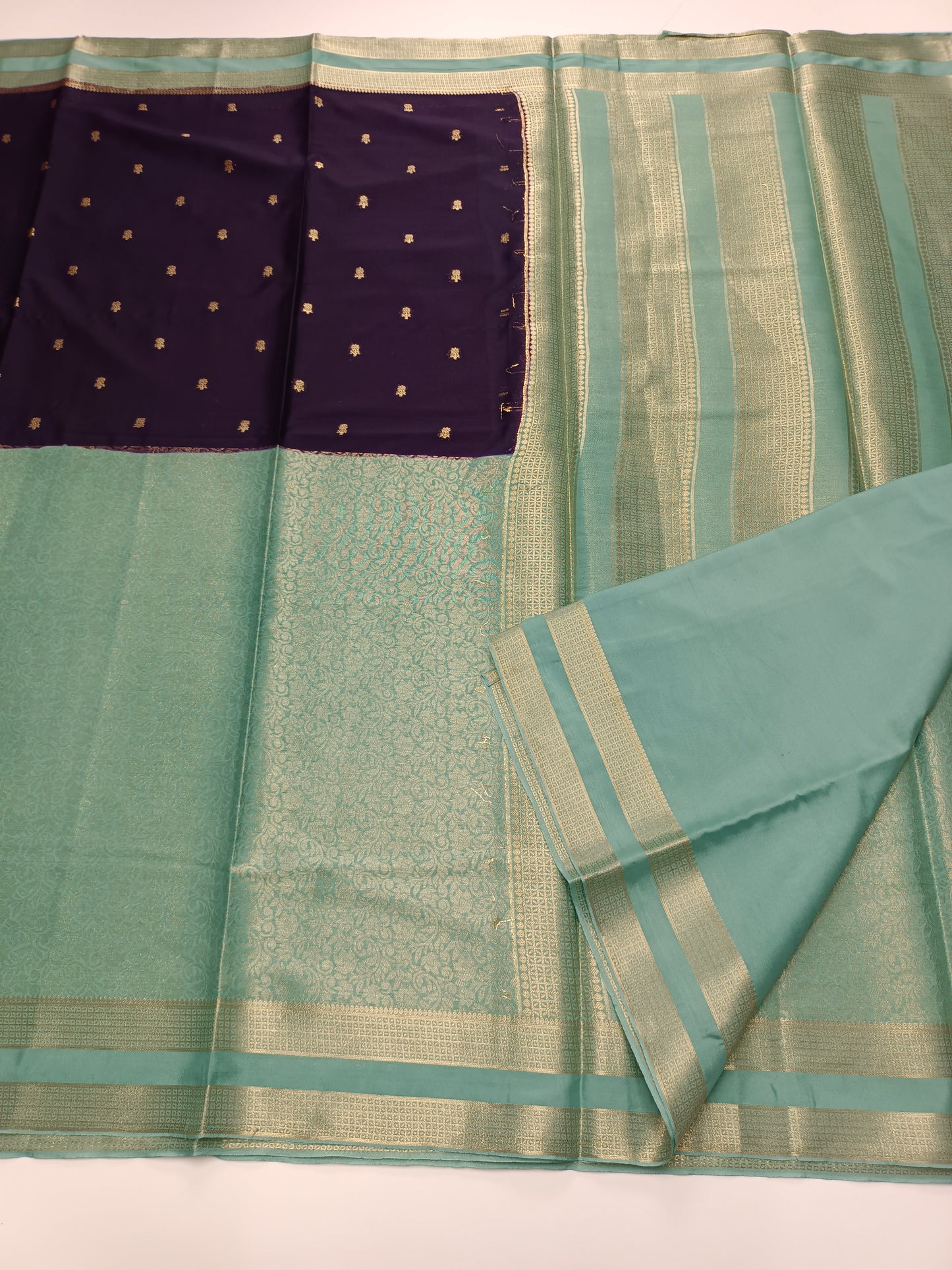 2D SEMI CREPE SILK SAREE