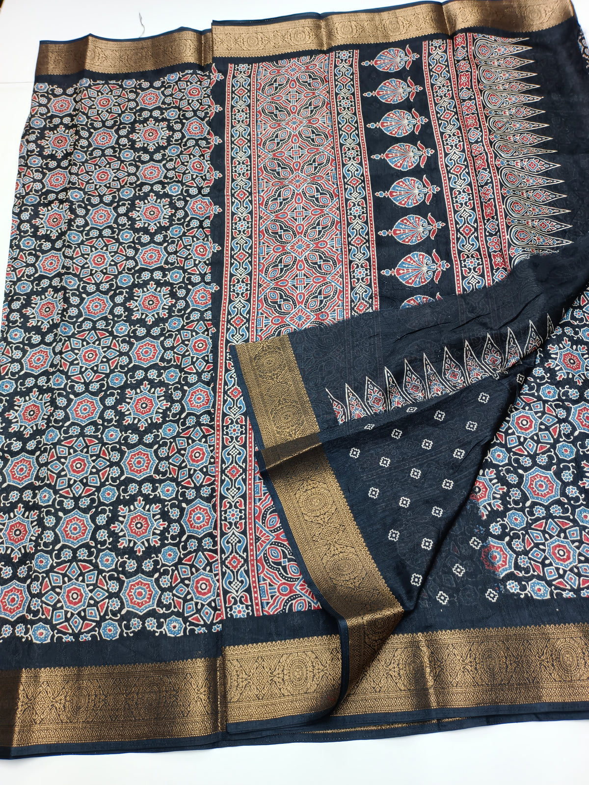 FANCY LENIN SAREE