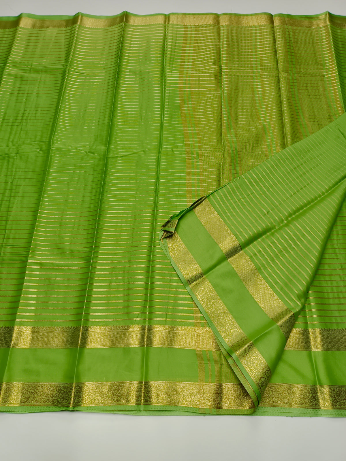 ART CRPE SAREE