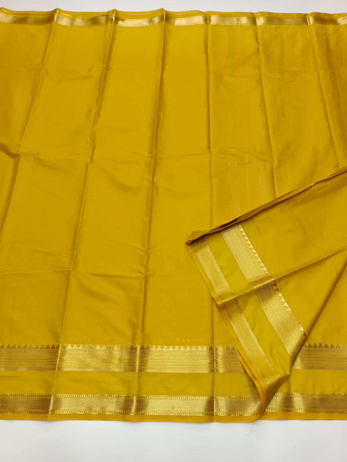 ART CRPE SAREE