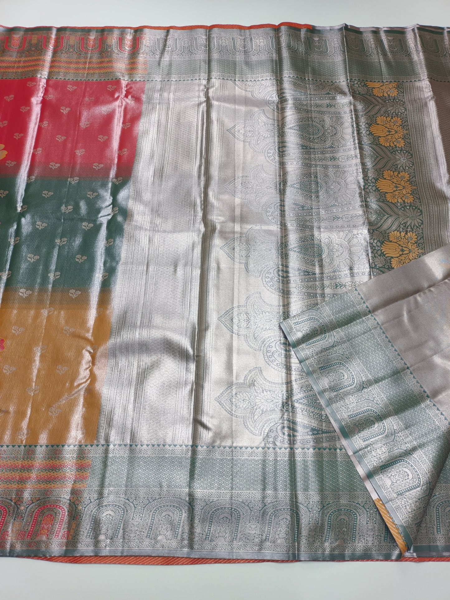 FANCY BROCADE SAREE - B S CHANNABASAPPA & SONS