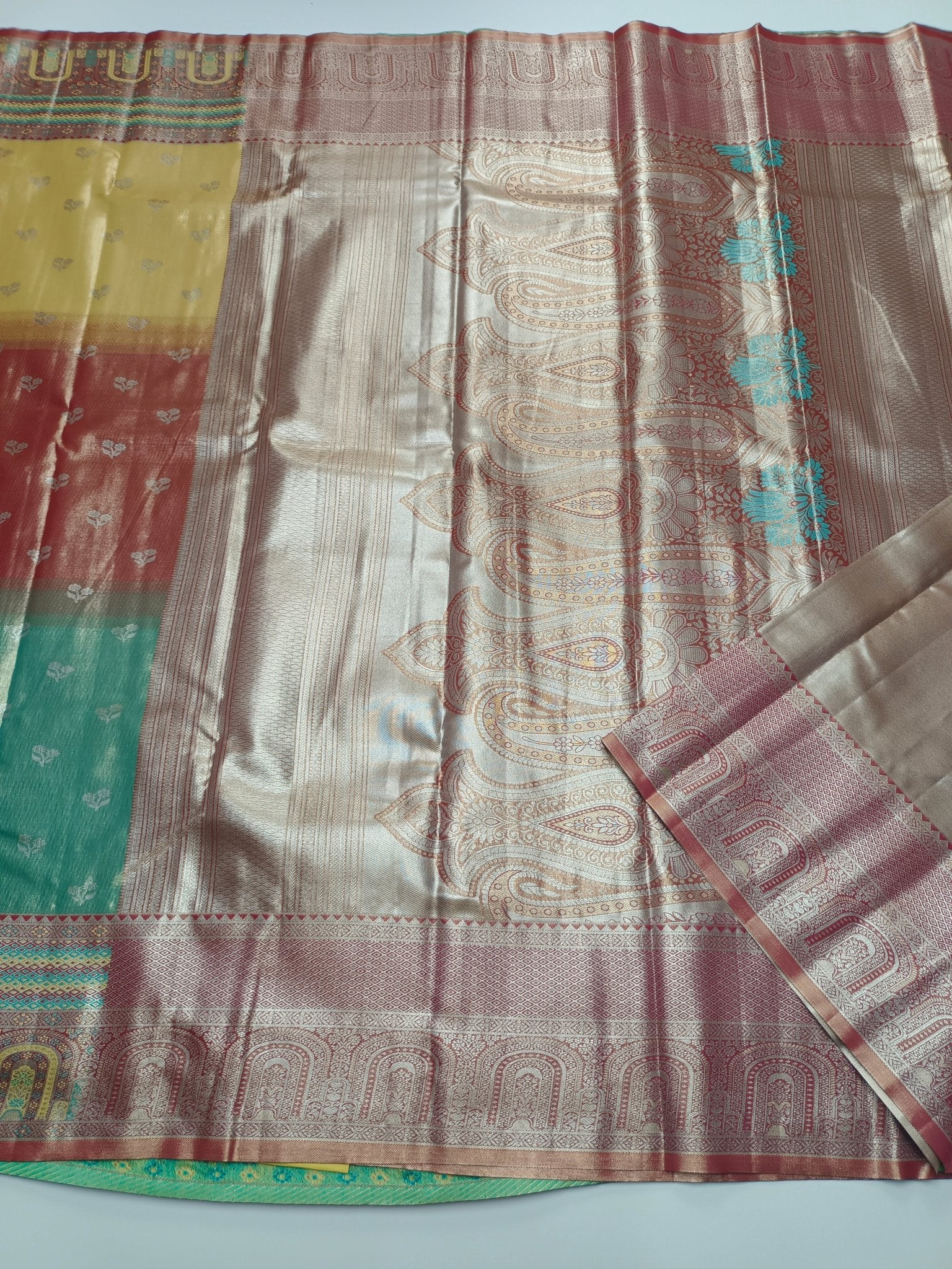FANCY BROCADE SAREE - B S CHANNABASAPPA & SONS