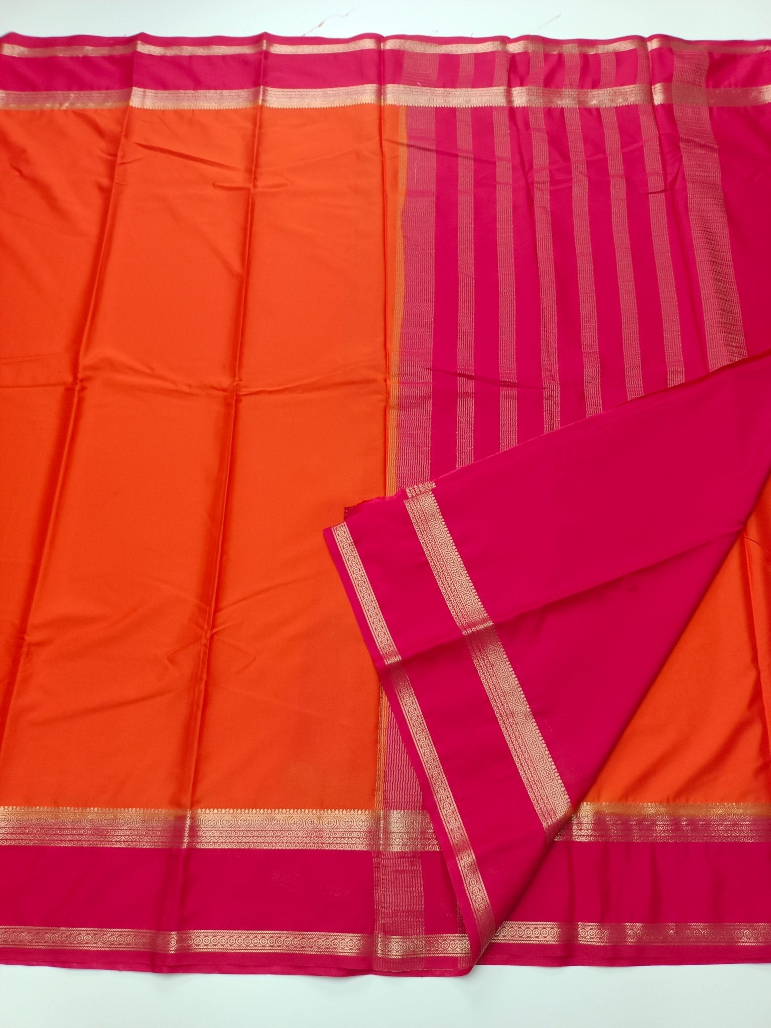 ART CREPE SAREE - B S CHANNABASAPPA & SONS