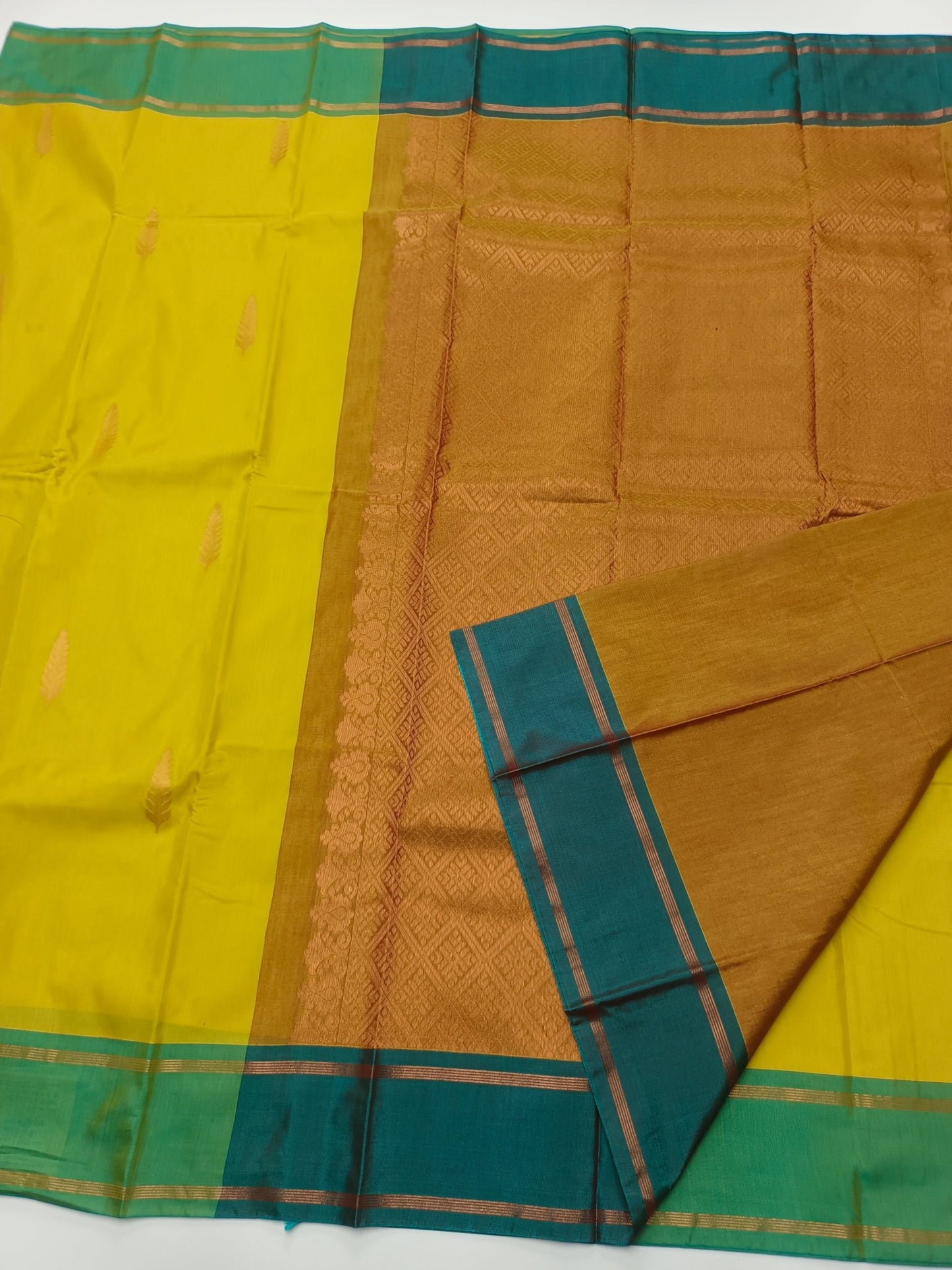 FANCY COTTON SAREE - B S CHANNABASAPPA & SONS