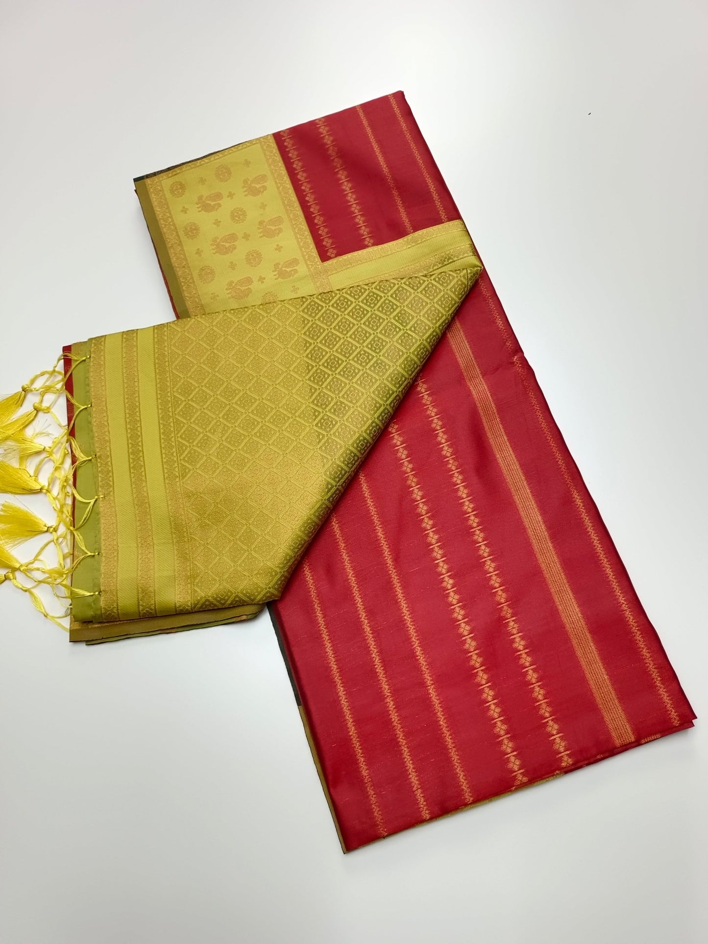 SOFT RAW SILK SAREE - B S CHANNABASAPPA & SONS
