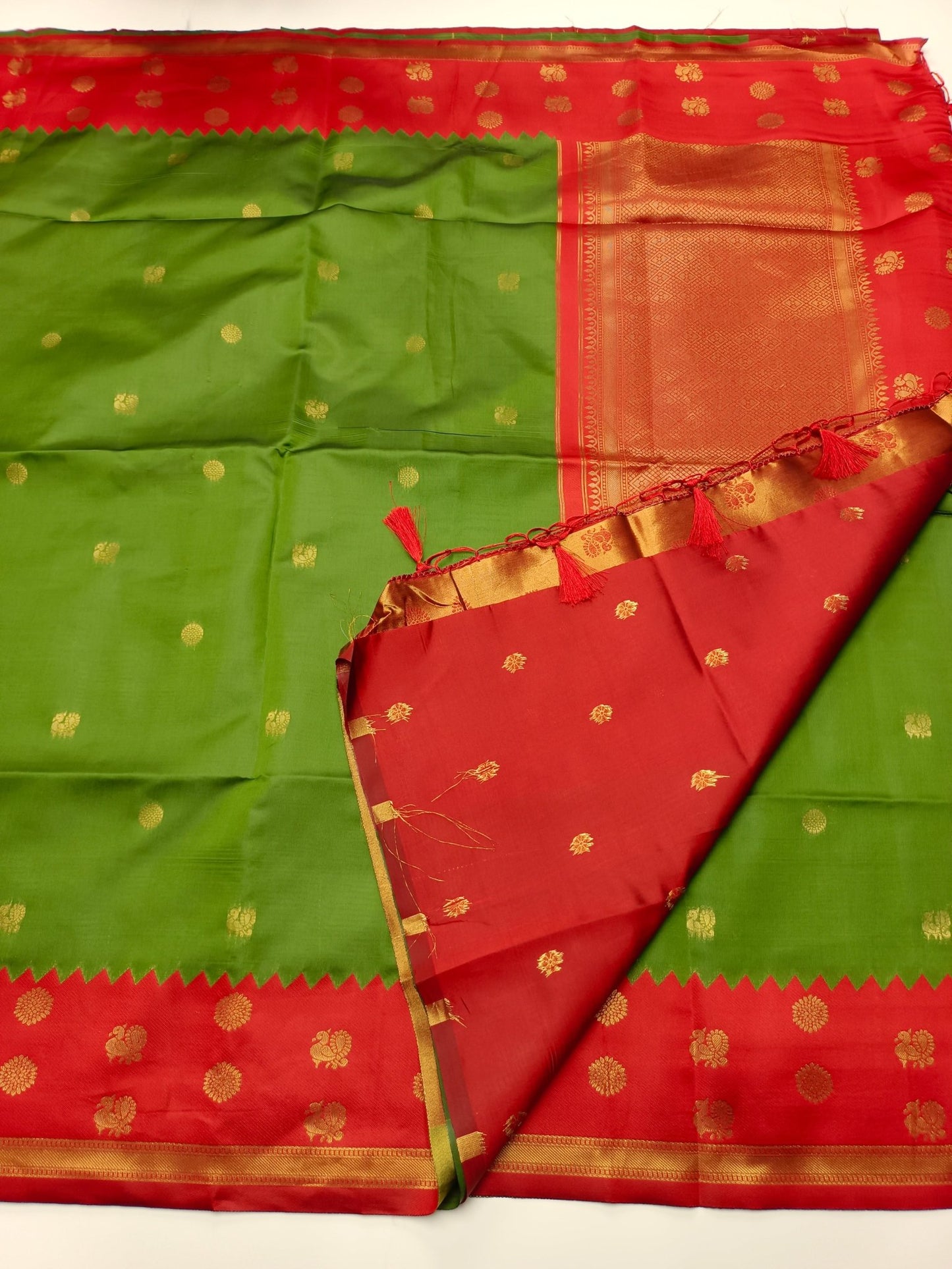 SOFT RAW SILK SAREE - B S CHANNABASAPPA & SONS
