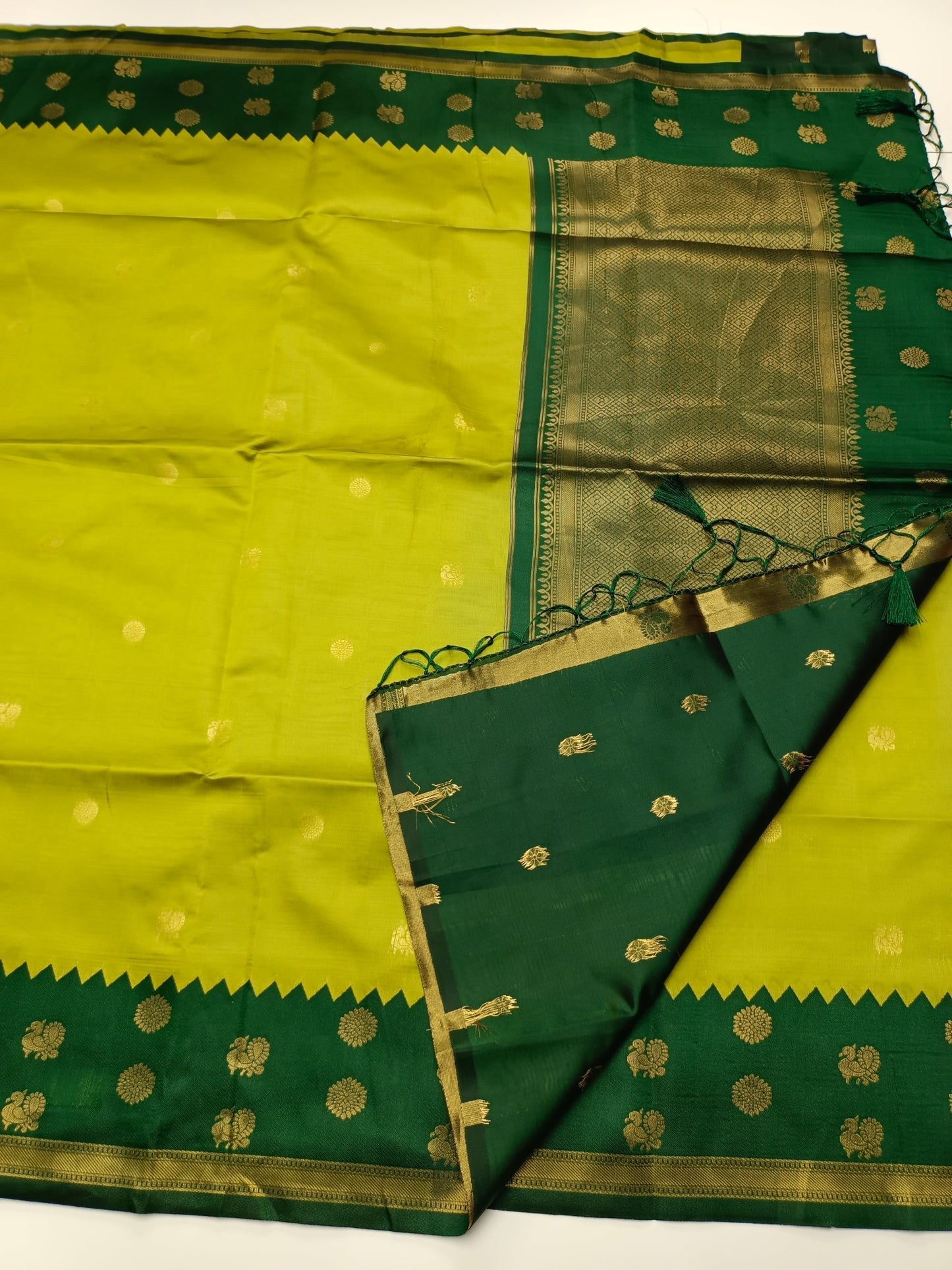 SOFT RAW SILK SAREE - B S CHANNABASAPPA & SONS