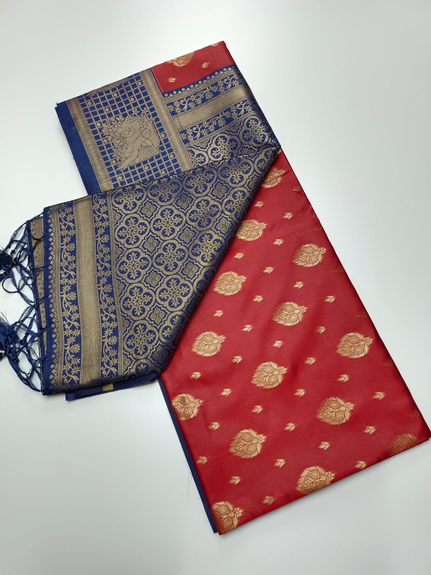 SOFT RAW SILK SAREE - B S CHANNABASAPPA & SONS