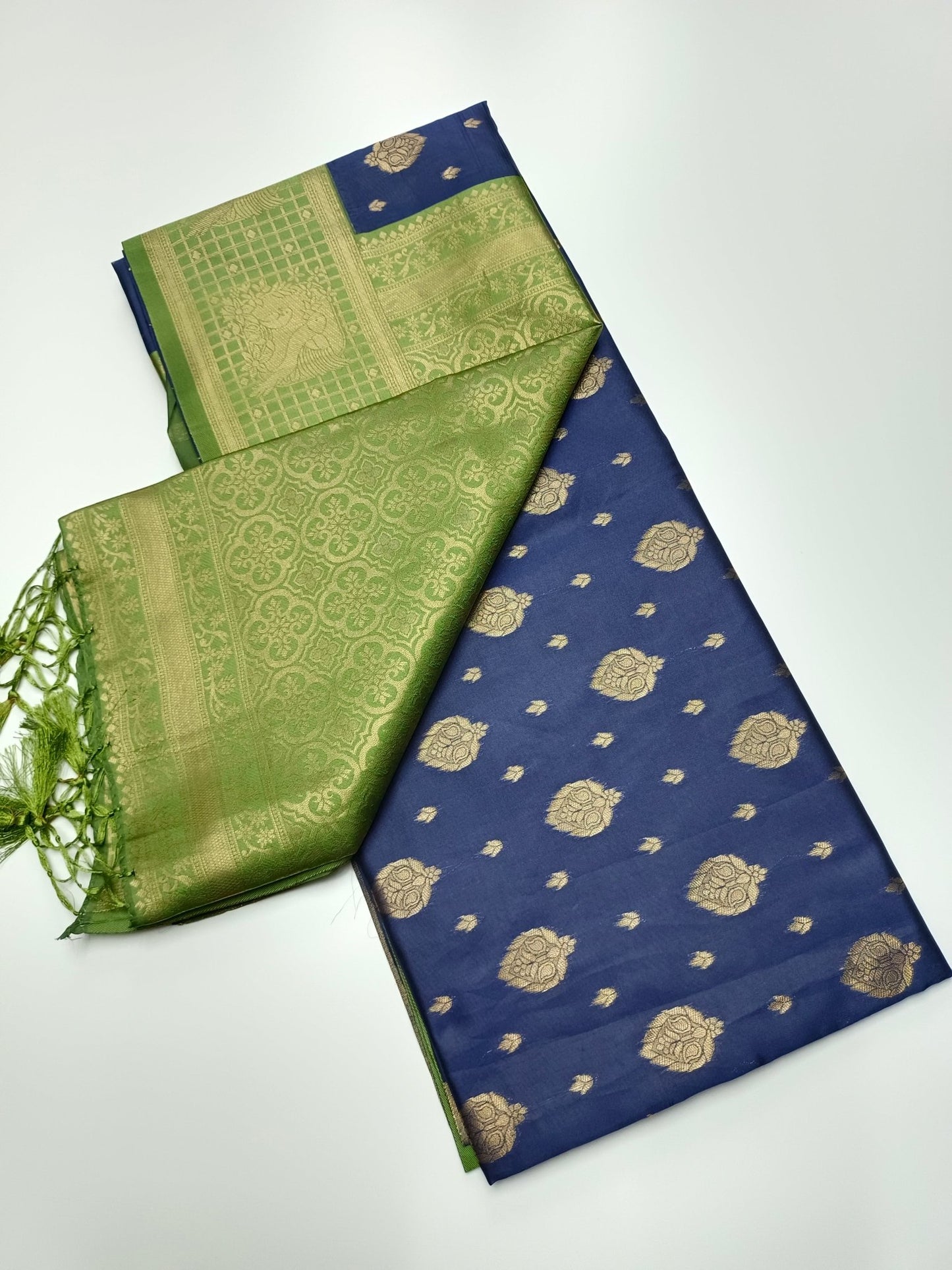SOFT RAW SILK SAREE - B S CHANNABASAPPA & SONS