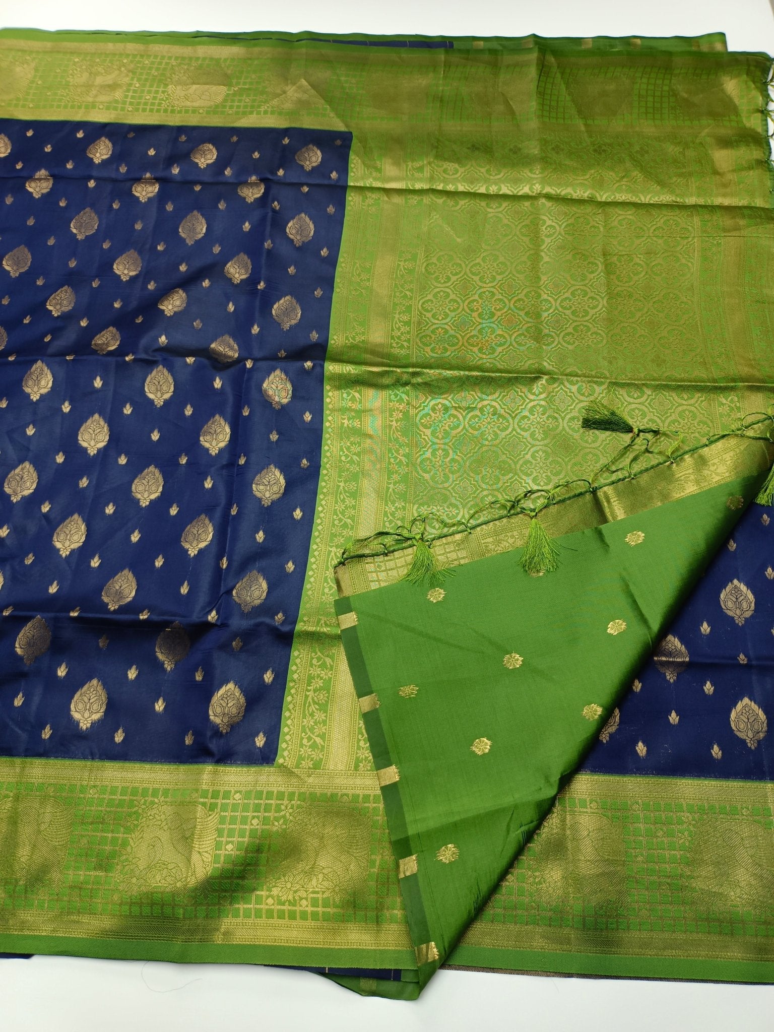 SOFT RAW SILK SAREE - B S CHANNABASAPPA & SONS