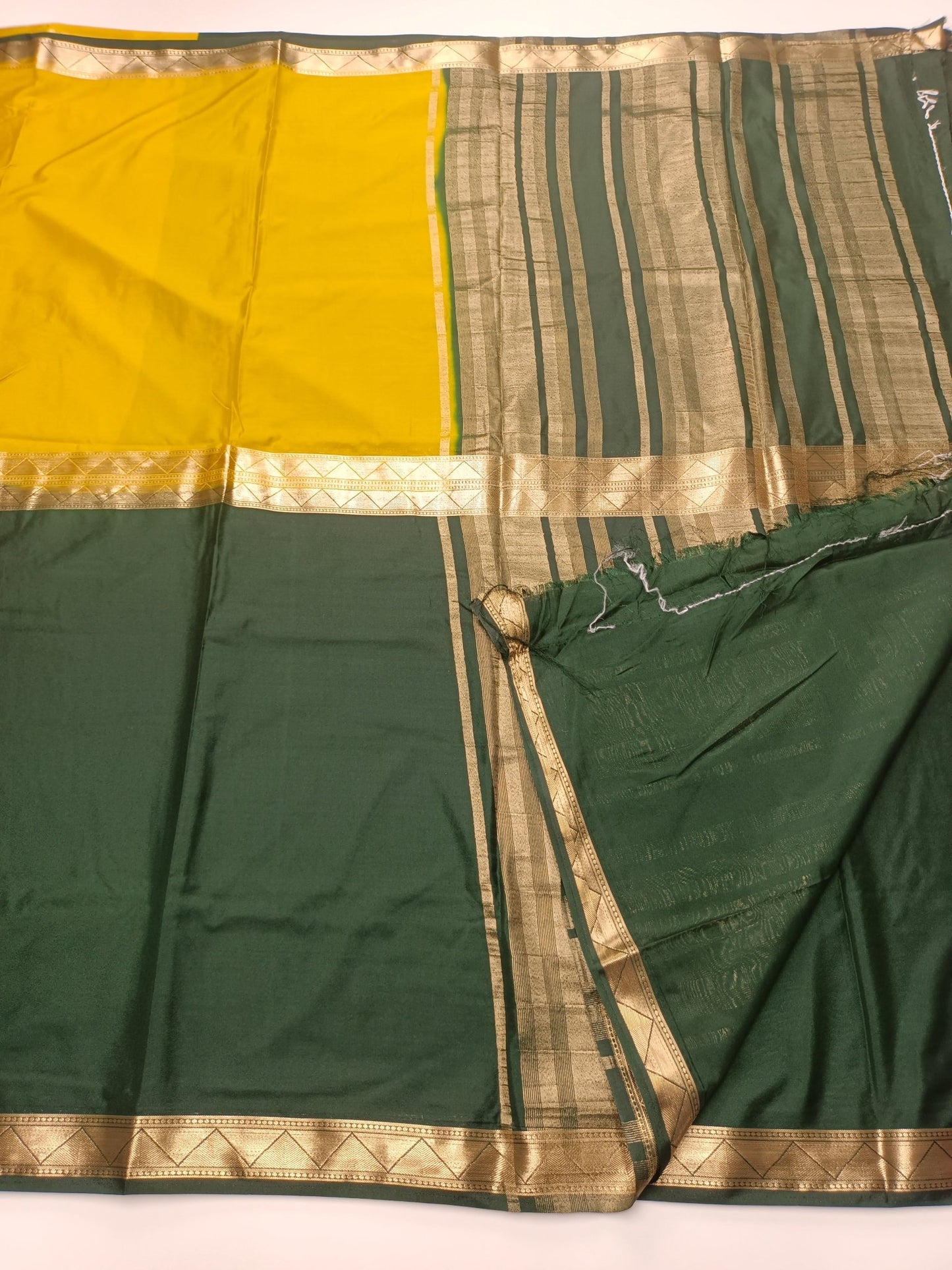 2D SEMI CREPE SILK SAREE - B S CHANNABASAPPA & SONS
