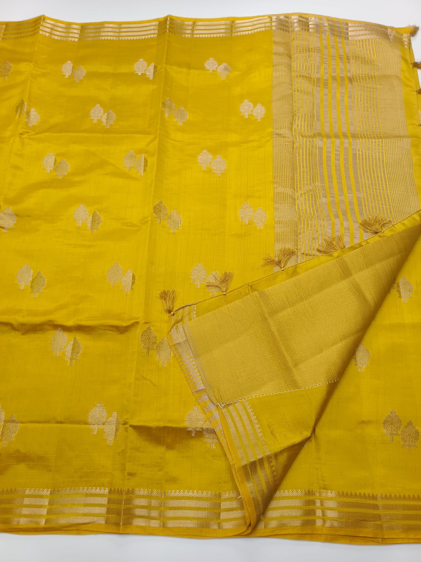 FANCY RAW SILK SAREE - B S CHANNABASAPPA & SONS